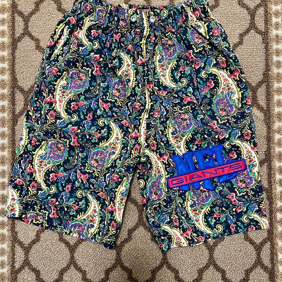RARE VINTAGE TEAM NFL CLASSIC COLLECTION SHORTS - Picture 1 of 6